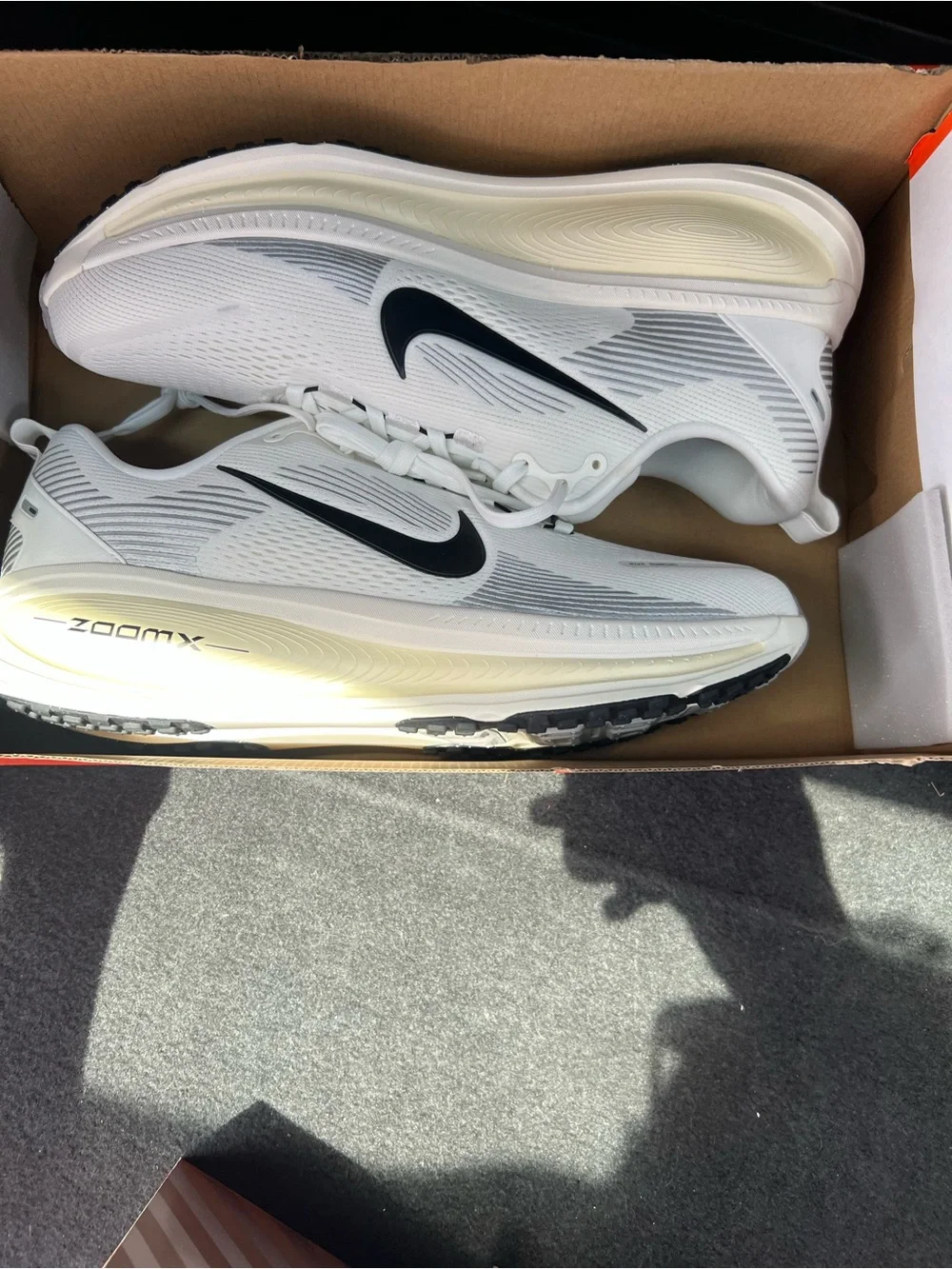 Nike Vomero 18 Summit White Coconut Milk HM6803-101 New Authentic Size 14M NIB!